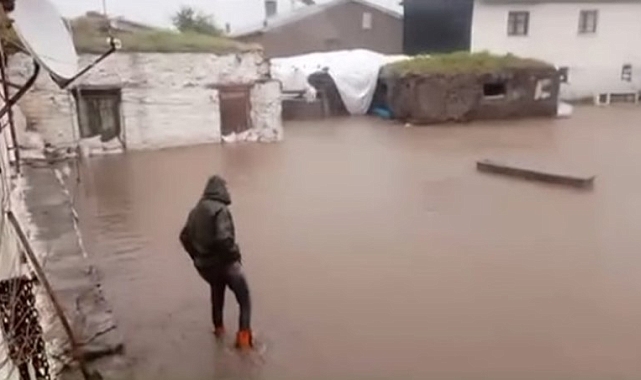 Şiddetli Yağış Kars'ta Sele Dönüştü