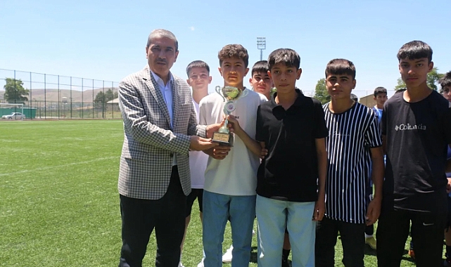 Sivasspor 2 kulvarda şampiyon