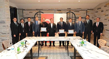 Tayini çıkan kaymakamlara veda yemeği verildi Erzincan'da