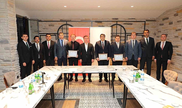 Tayini çıkan kaymakamlara veda yemeği verildi Erzincan'da