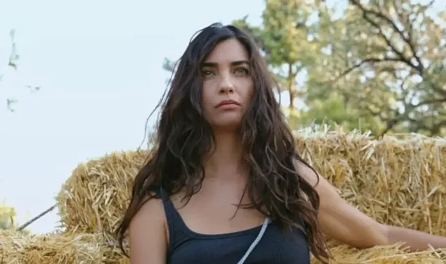 Tuba Büyüküstün Kimdir? Tuba Büyüküstün Kaç Yaşında, Nereli?