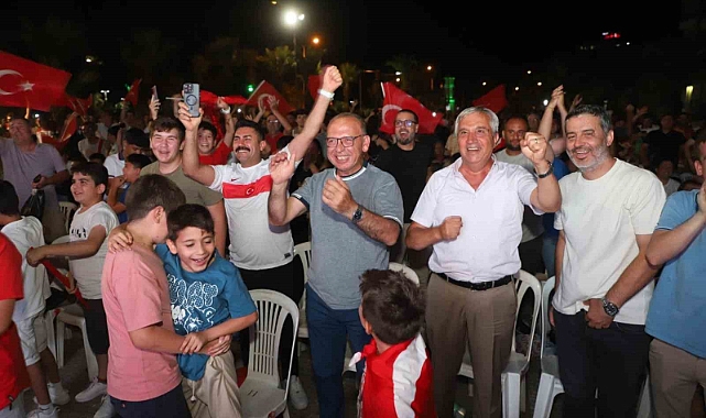 Turgutlu’da milli maç coşkusu
