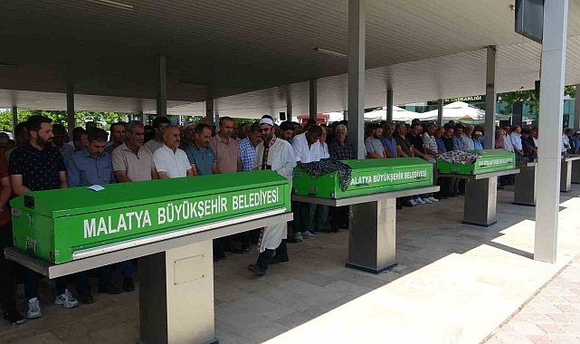 Uykularında Katledilen Anne, Kızı ve Torunu Defnedildi