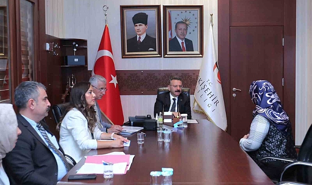 Vali Hüseyin Aksoy, Halk Günü Toplantısı’nda vatandaşları dinledi