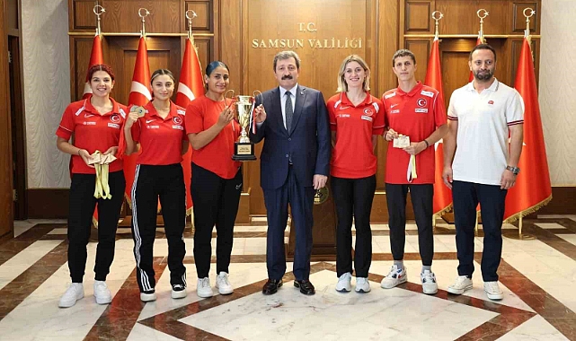 Vali Tavlı’dan Türkiye’nin gururu özel sporculara tebrik