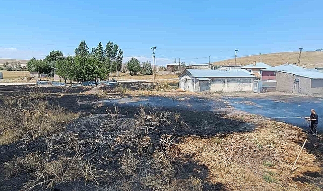 Van'da anız yangını büyümeden söndürldü