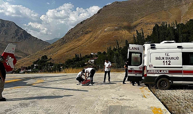 Van'da dereye düşen çocuk ambulans helikopterle Van'a sevk edildi