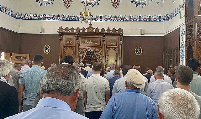 Van'da İsmail Haniye için gıyabi cenaze namazı kılındı