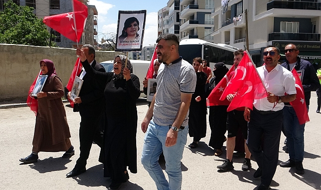 Van'da evlatları dağa kaçırılan annelerin evlat nöbeti devam ediyor