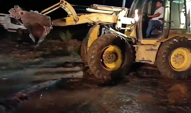 Van'da sel nedeniyle bazı evler sular altına kaldı