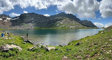 Yorulmadan yürüdüler Nefes kesen manzarada