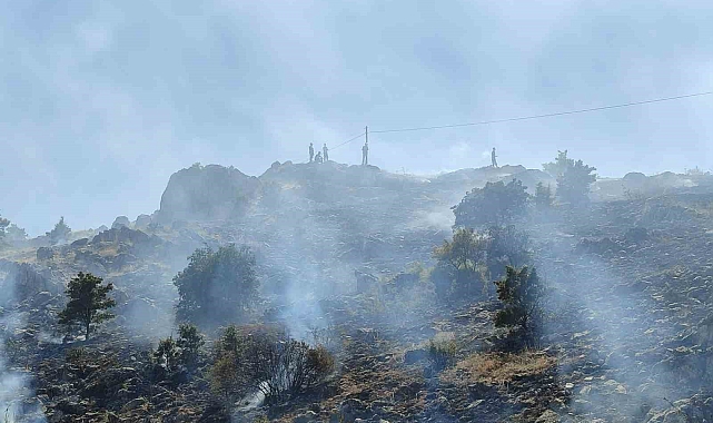 3 ayrı noktada çıkan ot yangını korkuttu