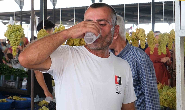 Adana sıcağında vatandaşlar ev yapımı gazoz ile serinliyor