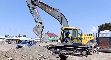 Ağrı Belediyesi’nin alt yapı çalışmaları aralıksız devam ediyor
