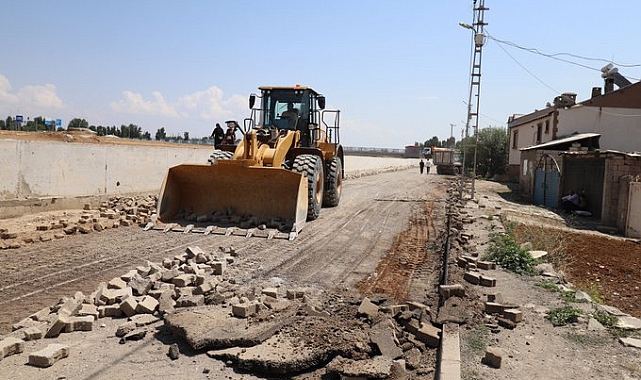 Ağrı'da asfalt çalışmaları öncesi çalışmalar devam ediyor