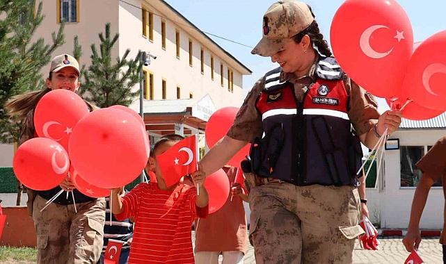 Ağrı’da jandarma mesleğini tanıttı
