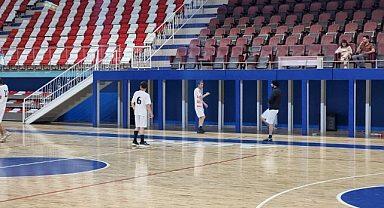 Ağrı'da "Mutlu Çarşamba" projesi ile doyasıya eğleniyorlar