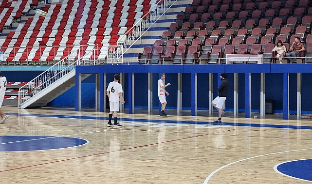 Ağrı'da "Mutlu Çarşamba" projesi ile doyasıya eğleniyorlar