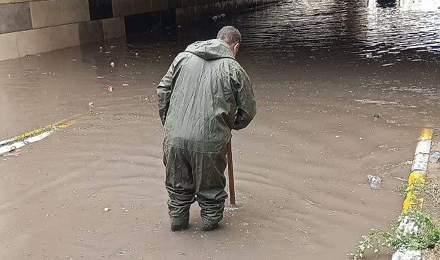 Ağrı’da sağanak sonrası temizlik çalışmaları başladı
