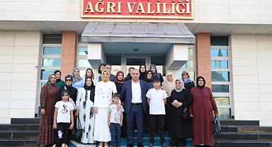 Ağrı Valisi Koç,"Güçlü anneler, güçlü Türkiye" diyerek annelerle buluştu