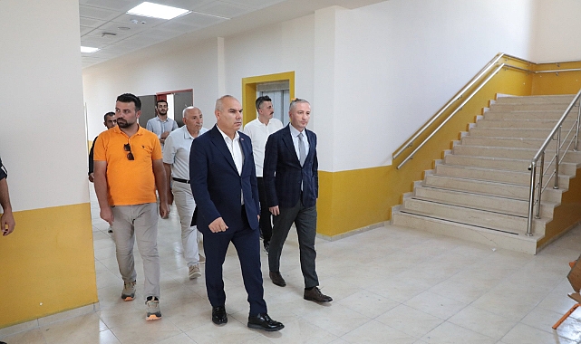 Ağrı Valisi Koç, İbrahim Çeçen İlkokulu’ndaki yenileme çalışmalarını inceledi