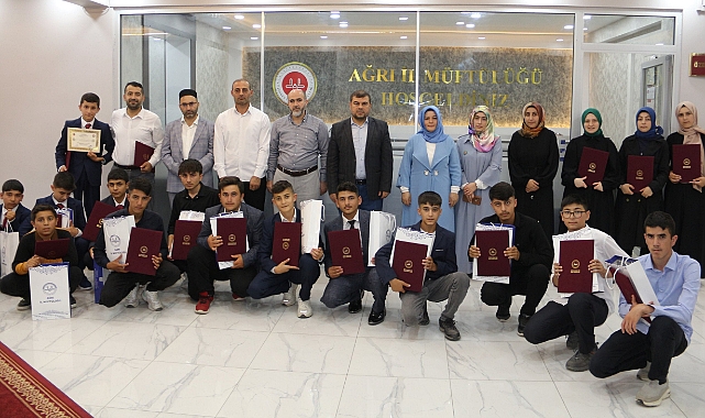 Ağrılı Hafızlar Belgelerine Kavuştu