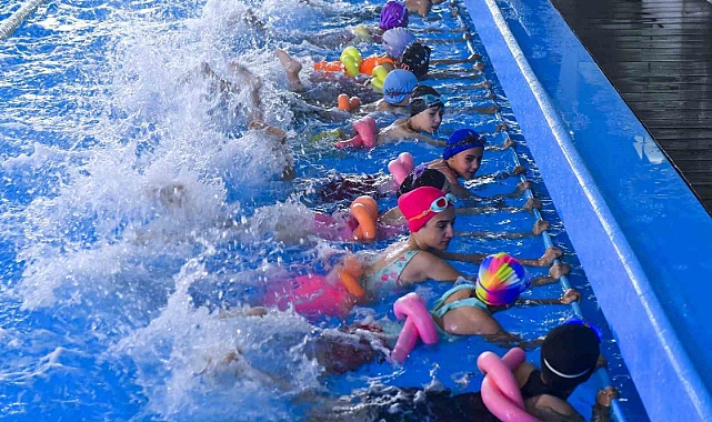 Ankara Büyükşehir Ve Ego Spor Başkentli çocukları yüzme İle tanıştırıyor