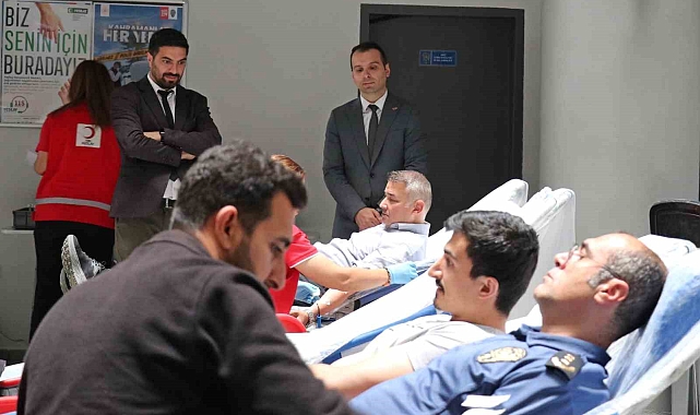 Ardahan'da polislerden kan bağışına destek