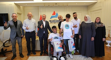 Başarılı Sporculardan AİÇÜ Rektörü Karabulut’a ziyaret