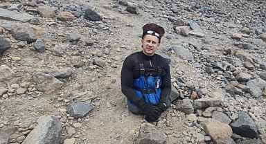 Bendensel engelli Rus dağcı, Ağrı Dağı zirvesine tırmandı