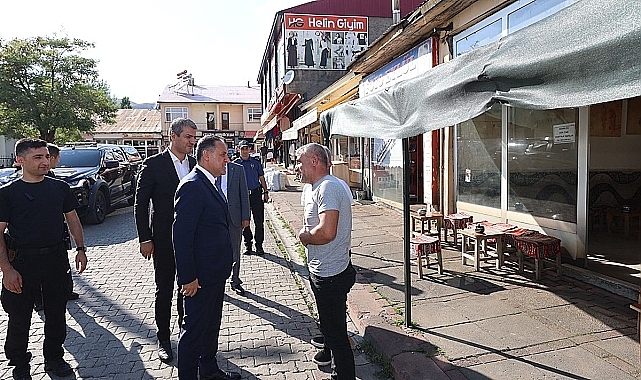 Bingöl Valisi Ahmet Hamdi Usta vatandaşlarla bir araya geldi