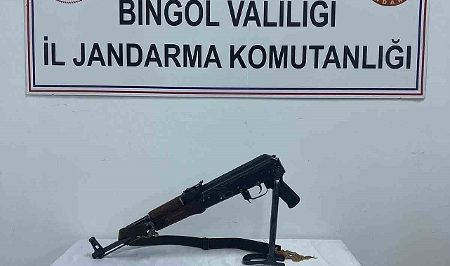 Bingöl'de kaleşnikof ve yivsiz av tüfeği ele geçirildi