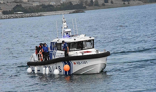 Bitlis'te Kıbrıs gazilerine deniz polislerden jest