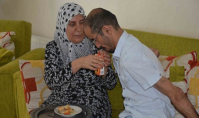 Bitlisli annenin 42 yıllık fedakarlığı