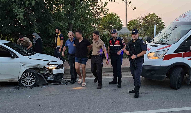 Boşanma aşamasındaki eşini ayaklarından vurdu, kaçarken polis aracına çarptı