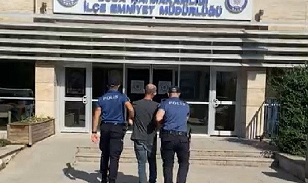 Buca’da polisten iki ayrı operasyon