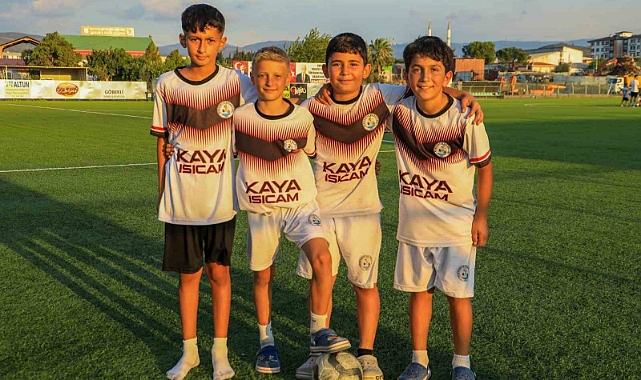Burhaniye Belediyespor’un genç yetenekleri yeni sezon çalışmalarına başladı