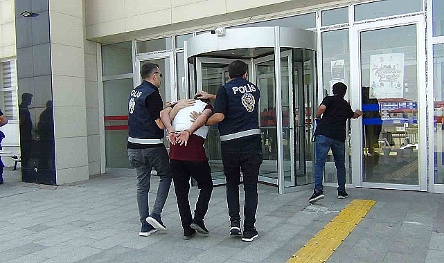 Cinayet zanlısını yurtdışına kaçarken yakalandı