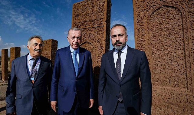 Cumhurbaşkanı Erdoğan’dan YYÜ tarafından yürütülen kazı çalışmalarına ziyaret