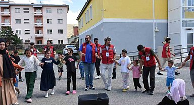 "Damla Gönüllülük Hareketi Projesi" Minik yürekleri ısıttı