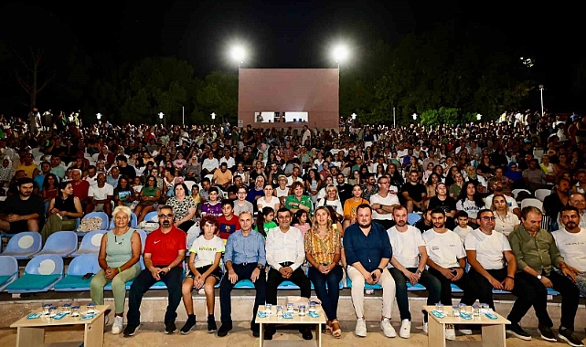Denizli Büyükşehrin Yaz Sinema Günleri unutulmaz bir akşam yaşattı