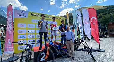 Downhill Türkiye Şampiyonası şampiyonları madalyalarını aldı