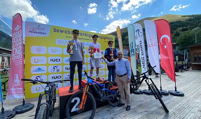 Downhill Türkiye Şampiyonası şampiyonları madalyalarını aldı
