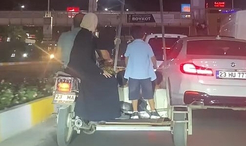 Elazığ’da tehlikeli yolculuk kamerada