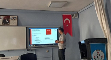 Eleşkirt’te “Türkiye Yüzyılı Maarif Modeli" hakkında bilgilendirme toplantısı yapıldı.