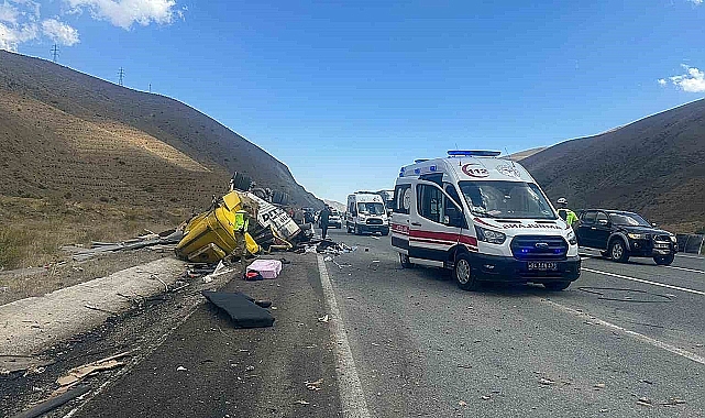 Erzincan'da Feci Kaza: 4 ölü, 2 yaralı