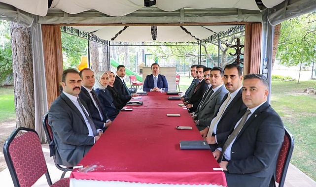 Erzincan Valisi Hamza Aydoğdu, vali yardımcıları ve ilçe kaymakamlarıyla toplantı yaptı
