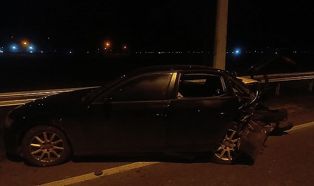 Erzurum'da lastiği patlayan otomobile arkadan çarptı: 4 yaralı