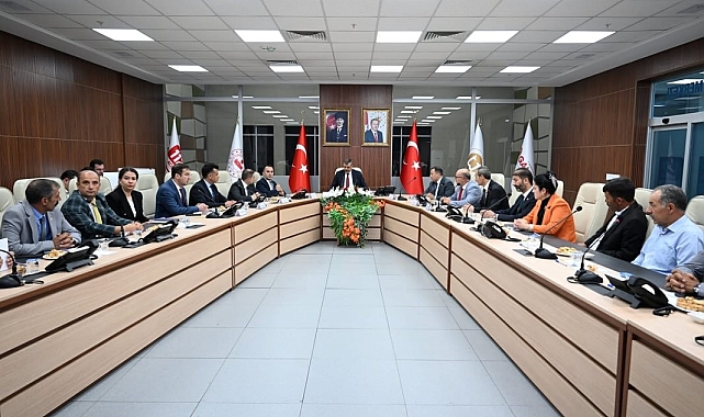 Erzurum Valisi Mustafa Çiftçi, muhtarlar ile bir araya geldi