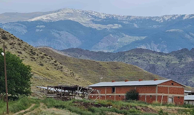 Erzurum'da Ağustos'ta kar yağışı